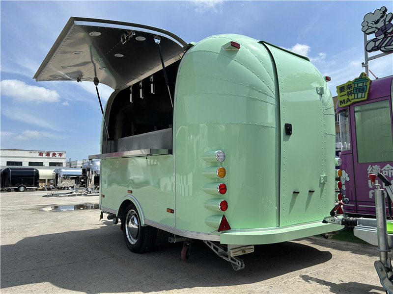 BBQ Burger Food Truck Pizza Food Trailer - Prodejní přívěs: obrázek 3 BBQ Burger Food Truck Pizza Food Trailer - Prodejní přívěs: obrázek 3