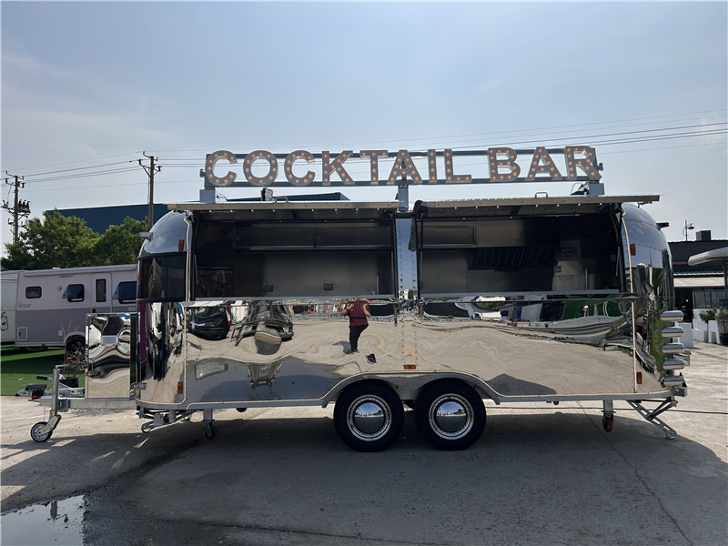 Cocktails Food Trailer Airstream Beer Food Truck - Prodejní přívěs: obrázek 1 Cocktails Food Trailer Airstream Beer Food Truck - Prodejní přívěs: obrázek 1