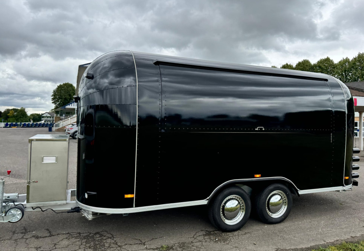 Street Food Truck Food Van, Catering Trailer - Prodejní přívěs: obrázek 1 Street Food Truck Food Van, Catering Trailer - Prodejní přívěs: obrázek 1