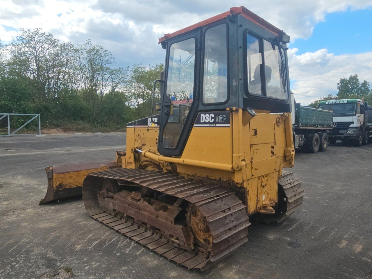 CAT D3C Raupe - Buldozer: obrázek 2 CAT D3C Raupe - Buldozer: obrázek 2
