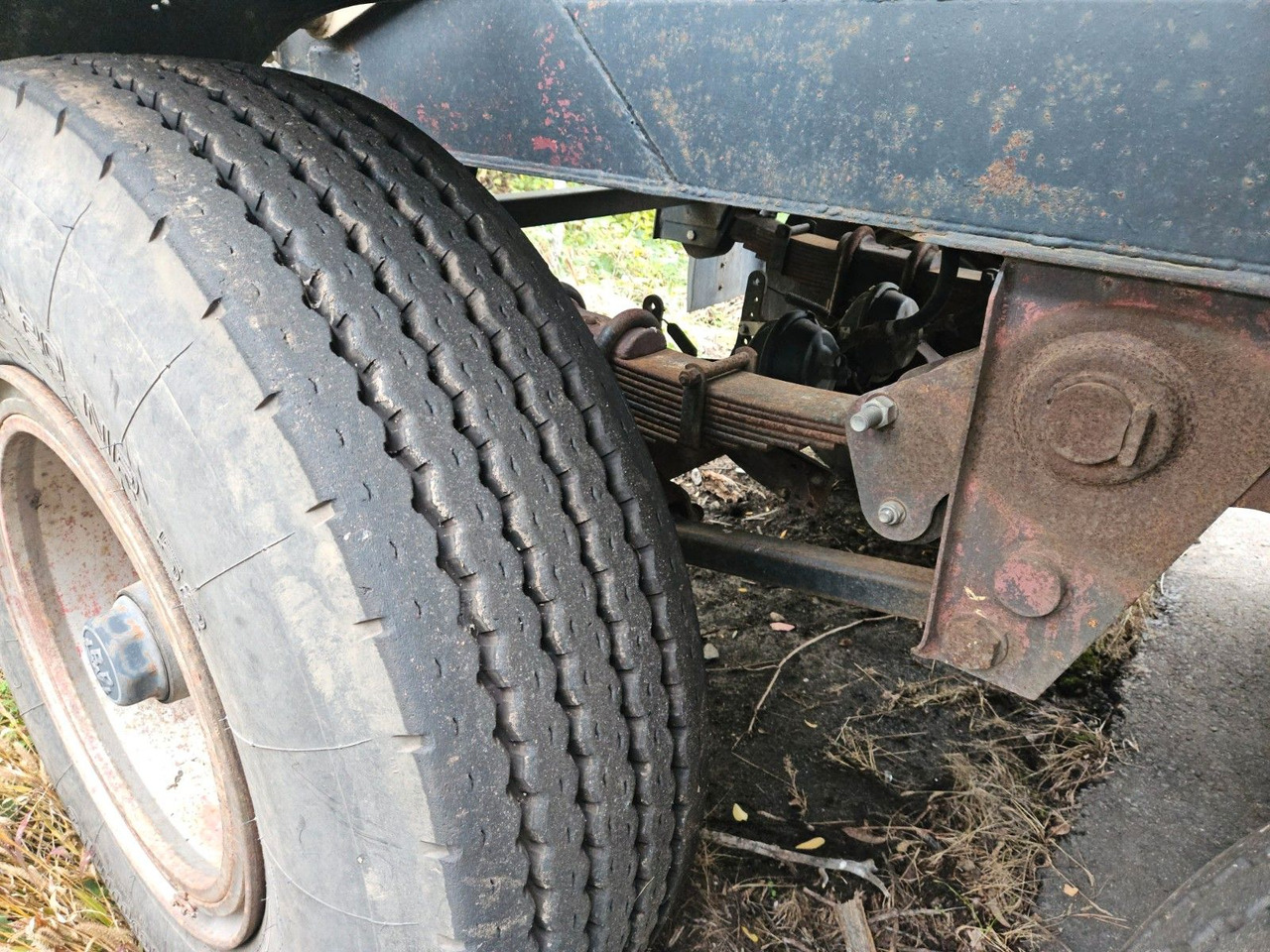 Kässbohrer Silo Güllefaß 33m³ Blattfederung - Silo cisterna: obrázek 5 Kässbohrer Silo Güllefaß 33m³ Blattfederung - Silo cisterna: obrázek 5