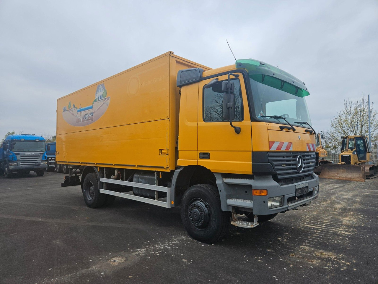 Mercedes-Benz Actros 2031 4x4 Koffer orig. 127.600 km !!! - Skříňový nákladní auto: obrázek 4 Mercedes-Benz Actros 2031 4x4 Koffer orig. 127.600 km !!! - Skříňový nákladní auto: obrázek 4