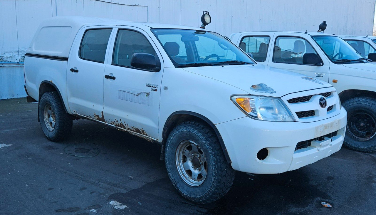 Toyota Hilux Double Cab 4x4 - SUV: obrázek 1 Toyota Hilux Double Cab 4x4 - SUV: obrázek 1
