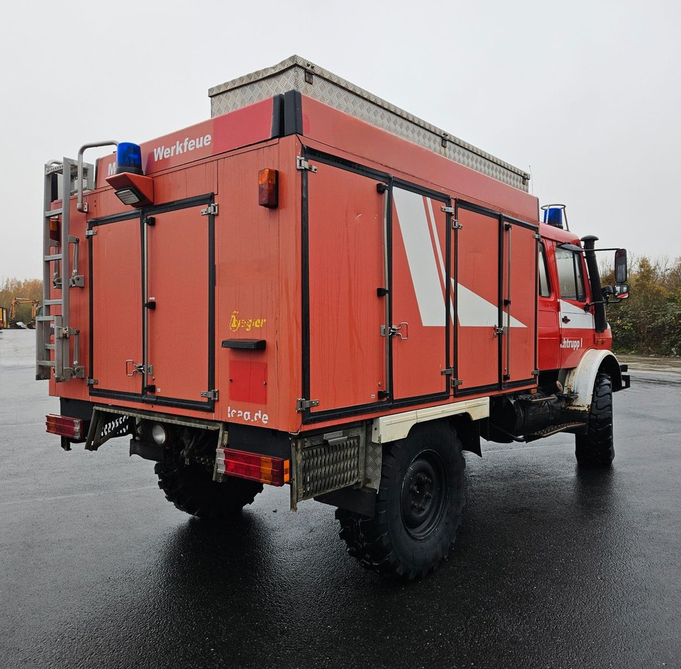 Unimog U4000 4x4 DOKA Tanklöschfahrzeug Feuerwehr - Cisternové vozidlo: obrázek 4 Unimog U4000 4x4 DOKA Tanklöschfahrzeug Feuerwehr - Cisternové vozidlo: obrázek 4