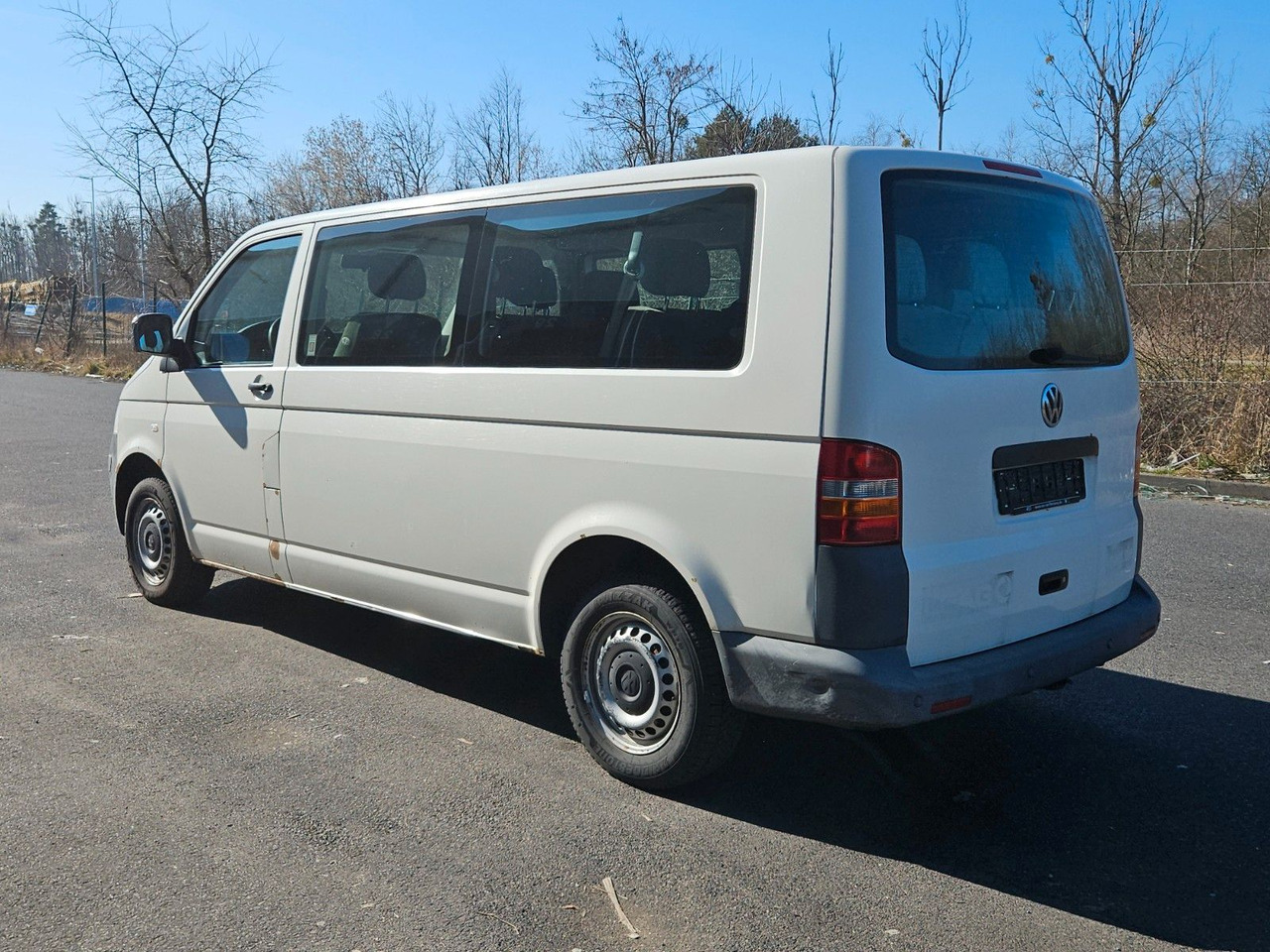 Volkswagen T5 9 Sitzer lang - Mikrobus: obrázek 2 Volkswagen T5 9 Sitzer lang - Mikrobus: obrázek 2