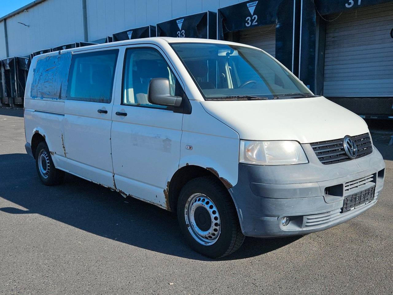 Volkswagen T5 9 Sitzer lang - Mikrobus: obrázek 4 Volkswagen T5 9 Sitzer lang - Mikrobus: obrázek 4