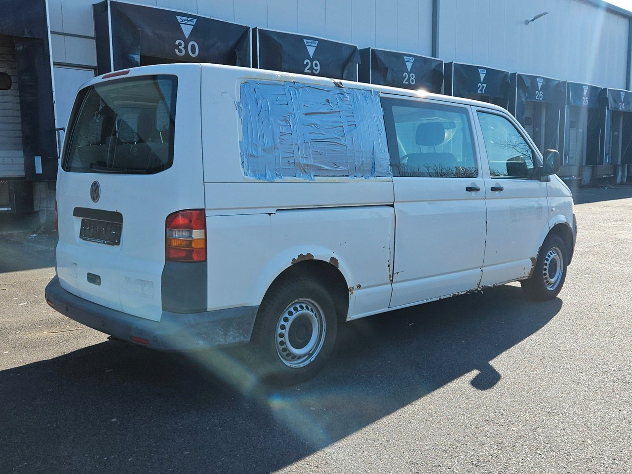 Volkswagen T5 9 Sitzer lang - Mikrobus: obrázek 3 Volkswagen T5 9 Sitzer lang - Mikrobus: obrázek 3