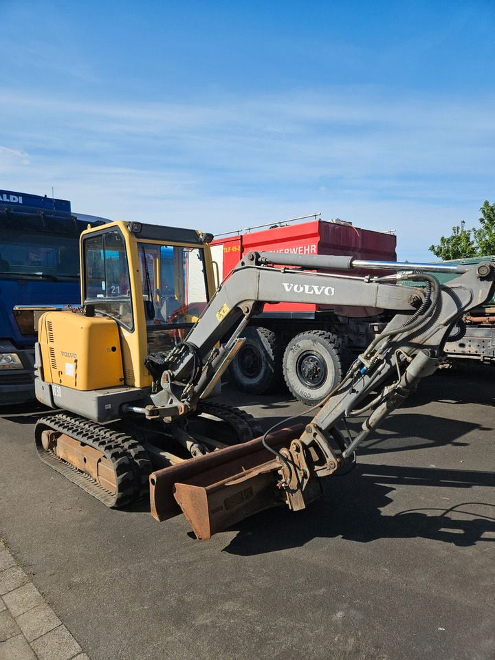 Volvo EC30 - Mini rýpadlo: obrázek 1 Volvo EC30 - Mini rýpadlo: obrázek 1