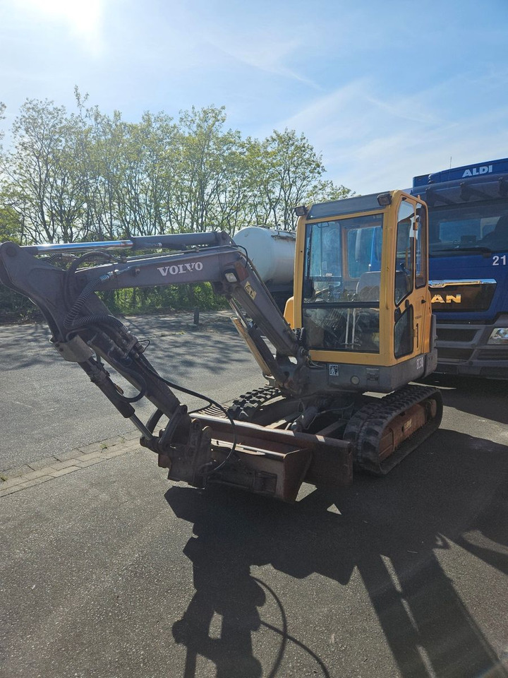 Volvo EC30 - Mini rýpadlo: obrázek 2 Volvo EC30 - Mini rýpadlo: obrázek 2