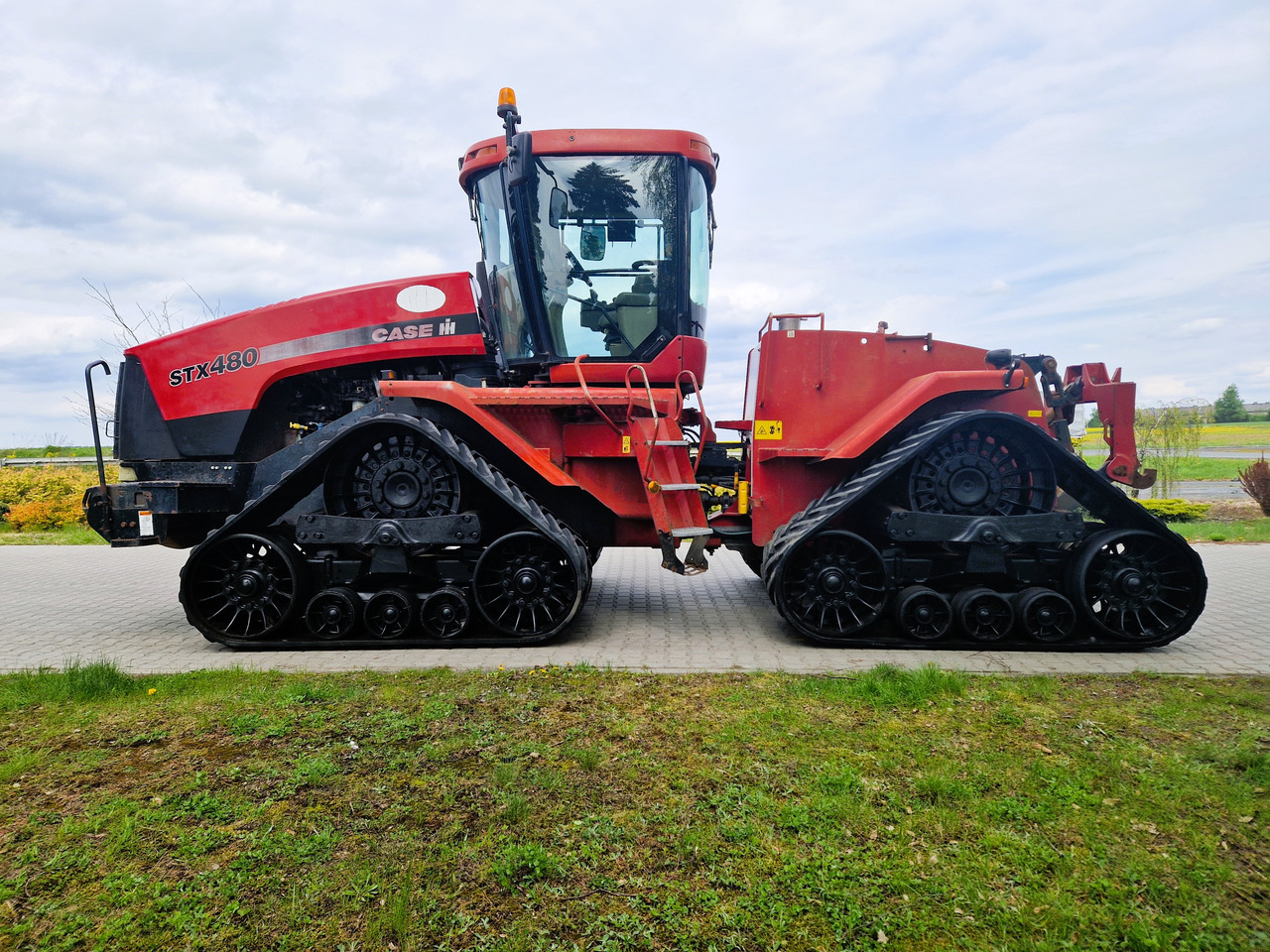 CASE 480 - Pásový traktor: obrázek 2 CASE 480 - Pásový traktor: obrázek 2