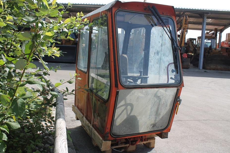 Atlas 1702D - Kabina pro Stavební technika: obrázek 5 Atlas 1702D - Kabina pro Stavební technika: obrázek 5