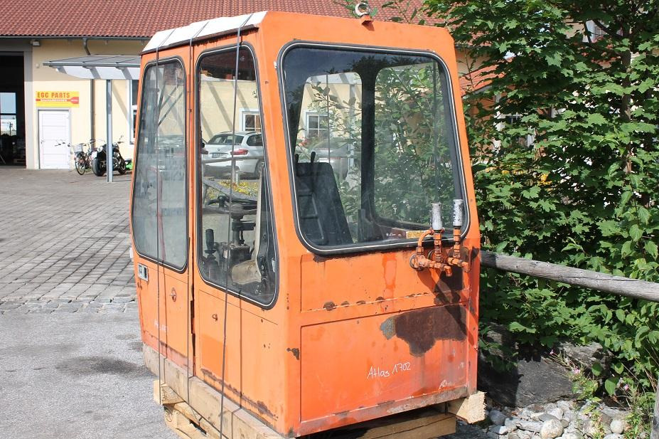Atlas 1702D - Kabina pro Stavební technika: obrázek 3 Atlas 1702D - Kabina pro Stavební technika: obrázek 3