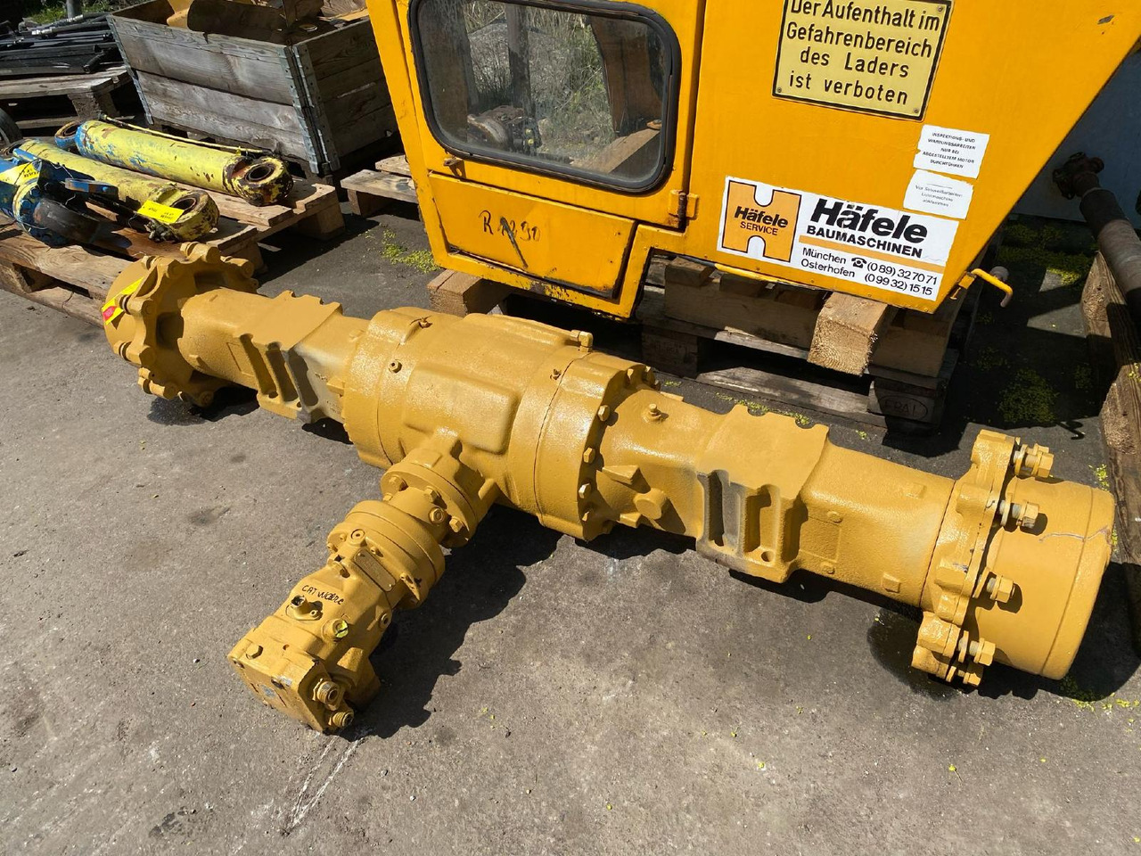 Caterpillar Walzenzug - Náprava a díly pro Stavební technika: obrázek 1 Caterpillar Walzenzug - Náprava a díly pro Stavební technika: obrázek 1