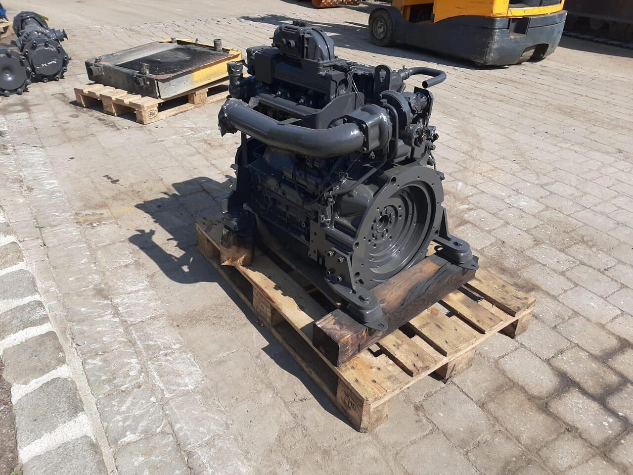 Deutz BF4M2012C aus Mecalac 714 - Motor pro Stavební technika: obrázek 4 Deutz BF4M2012C aus Mecalac 714 - Motor pro Stavební technika: obrázek 4