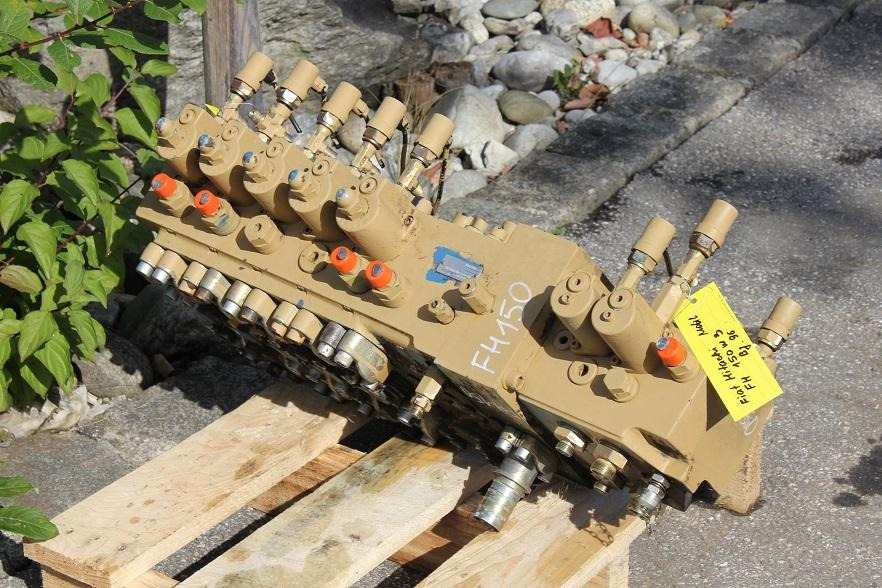 Fiat-Hitachi FH 150 - Hydraulický ventil pro Stavební technika: obrázek 3 Fiat-Hitachi FH 150 - Hydraulický ventil pro Stavební technika: obrázek 3