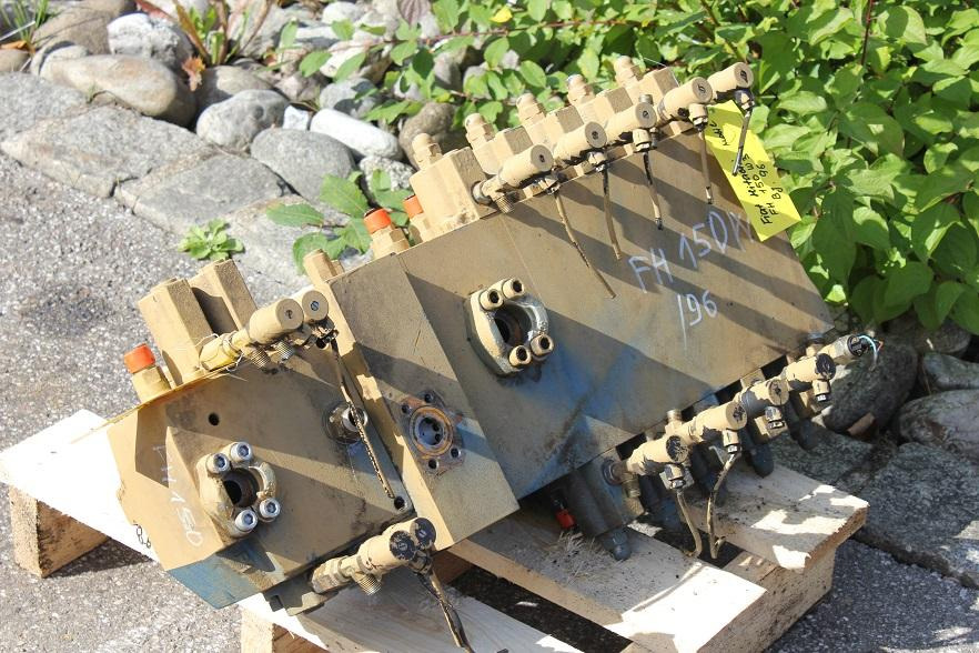 Fiat-Hitachi FH 150 - Hydraulický ventil pro Stavební technika: obrázek 1 Fiat-Hitachi FH 150 - Hydraulický ventil pro Stavební technika: obrázek 1