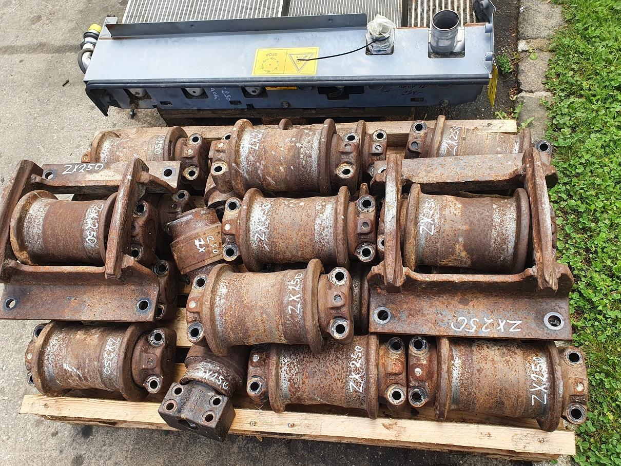 Hitachi ZX 250 LC N 3 - Pásy - Rolny pro Pásové rýpadlo: obrázek 1 Hitachi ZX 250 LC N 3 - Pásy - Rolny pro Pásové rýpadlo: obrázek 1