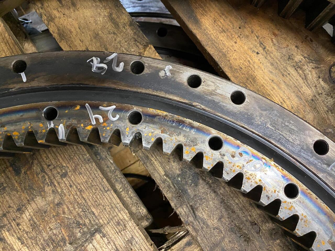 Hitachi ZX 50 - Ložisko otoče pro Stavební technika: obrázek 5 Hitachi ZX 50 - Ložisko otoče pro Stavební technika: obrázek 5