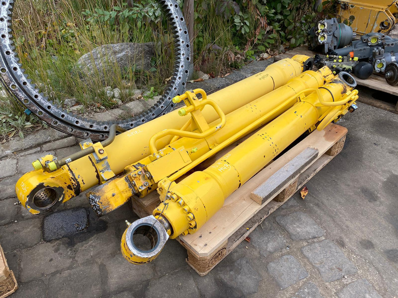 Holland E 215 - Hydraulický válec pro Stavební technika: obrázek 5 Holland E 215 - Hydraulický válec pro Stavební technika: obrázek 5