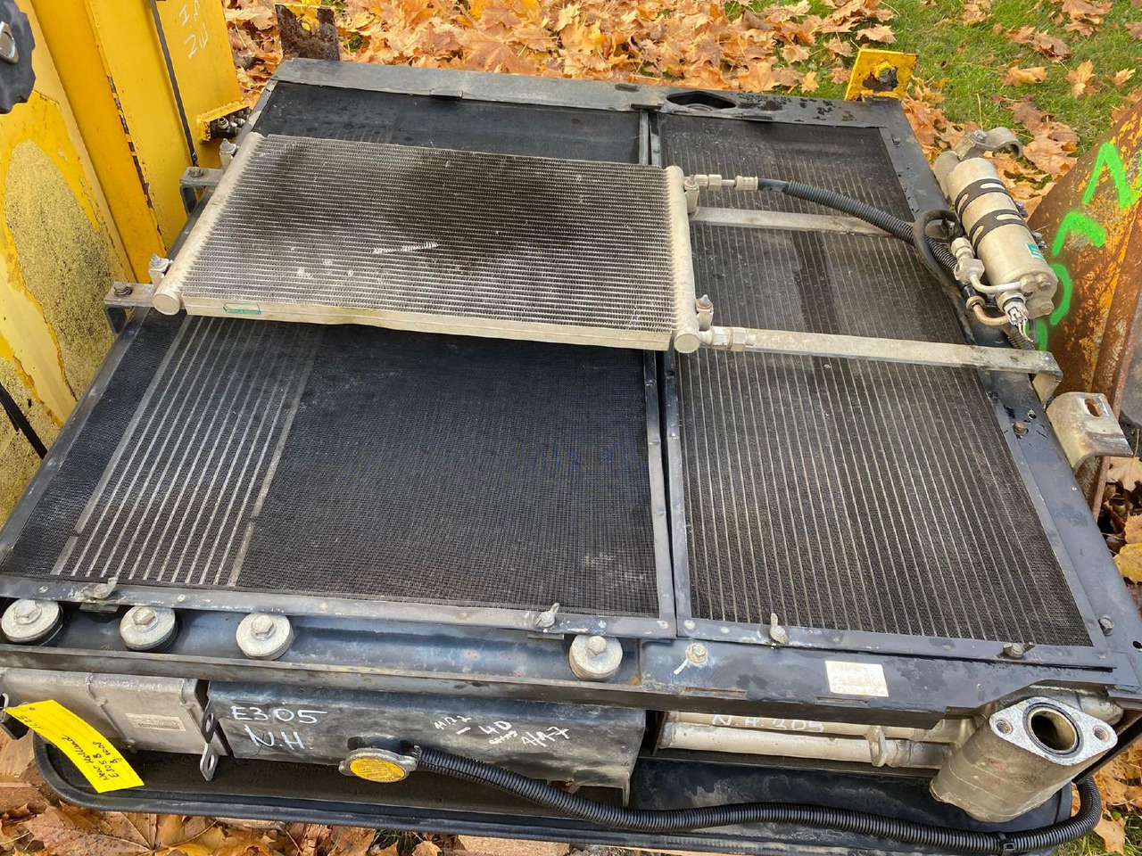 Holland E 305 - Chladící systém pro Stavební technika: obrázek 2 Holland E 305 - Chladící systém pro Stavební technika: obrázek 2