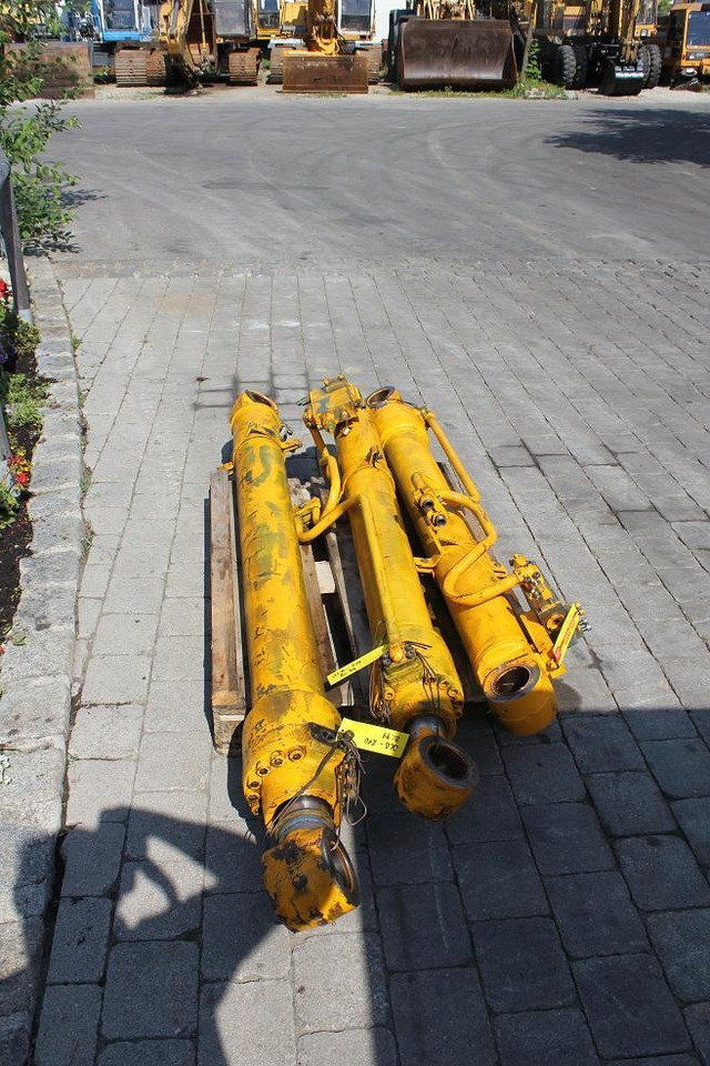 JCB 210 LC - Hydraulický válec pro Stavební technika: obrázek 3 JCB 210 LC - Hydraulický válec pro Stavební technika: obrázek 3
