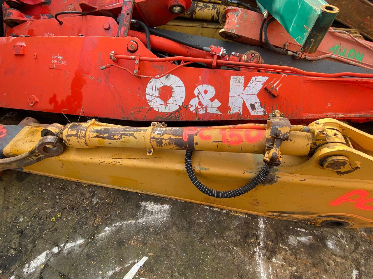 Komatsu PC 150 - Výložník: obrázek 2 Komatsu PC 150 - Výložník: obrázek 2