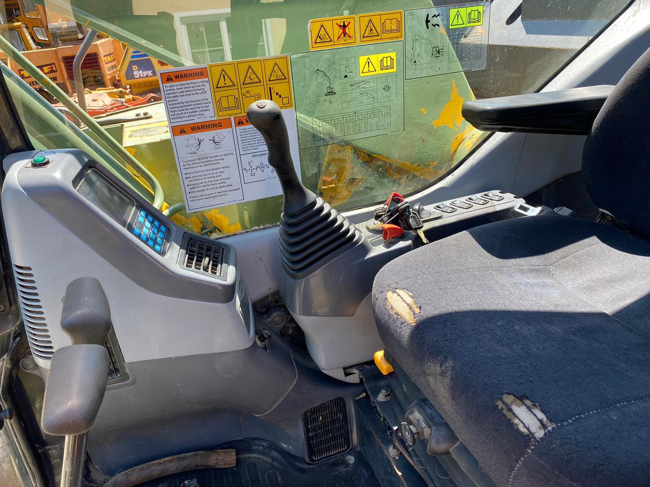 Komatsu PC 228LC 3K - Pásové rýpadlo: obrázek 5 Komatsu PC 228LC 3K - Pásové rýpadlo: obrázek 5