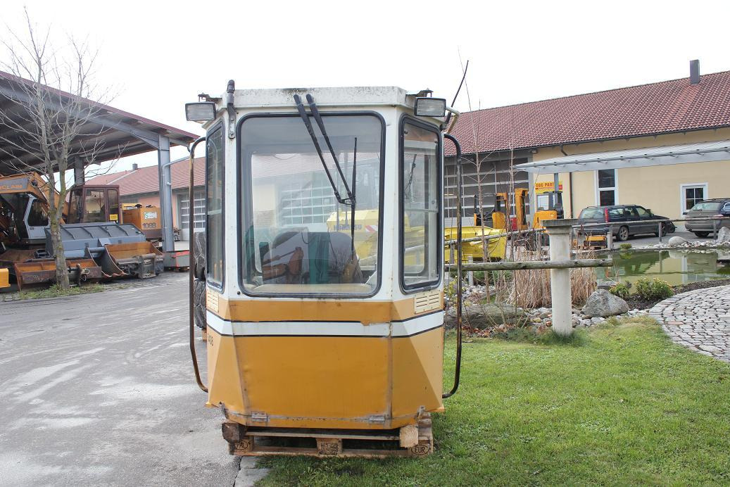 Liebherr 551 - Kabina pro Stavební technika: obrázek 4 Liebherr 551 - Kabina pro Stavební technika: obrázek 4