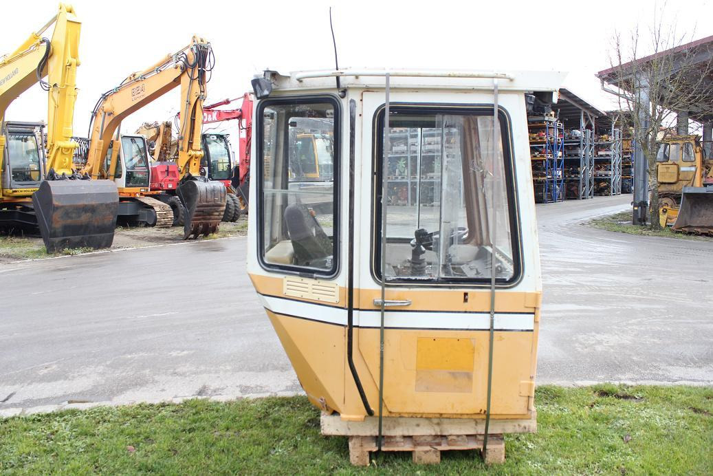 Liebherr 551 - Kabina pro Stavební technika: obrázek 3 Liebherr 551 - Kabina pro Stavební technika: obrázek 3