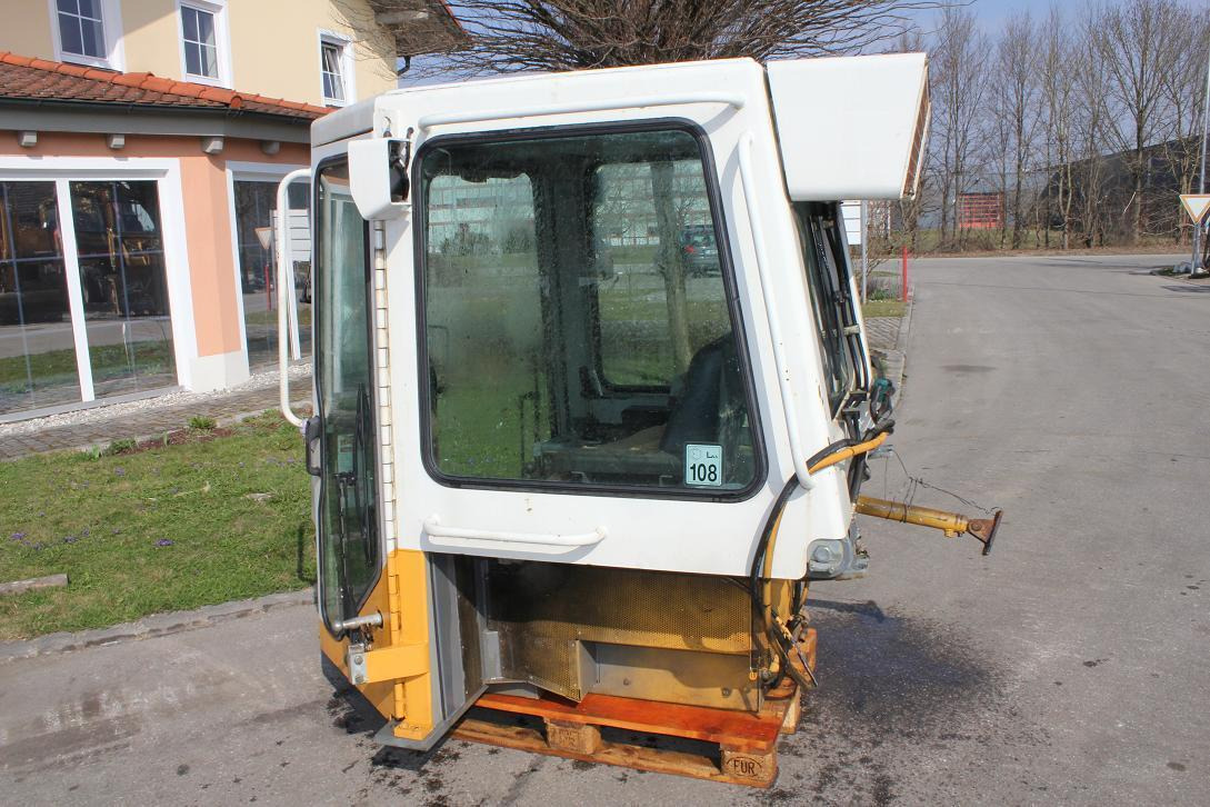 Liebherr 712-722-732 Lit. - Kabina pro Stavební technika: obrázek 2 Liebherr 712-722-732 Lit. - Kabina pro Stavební technika: obrázek 2