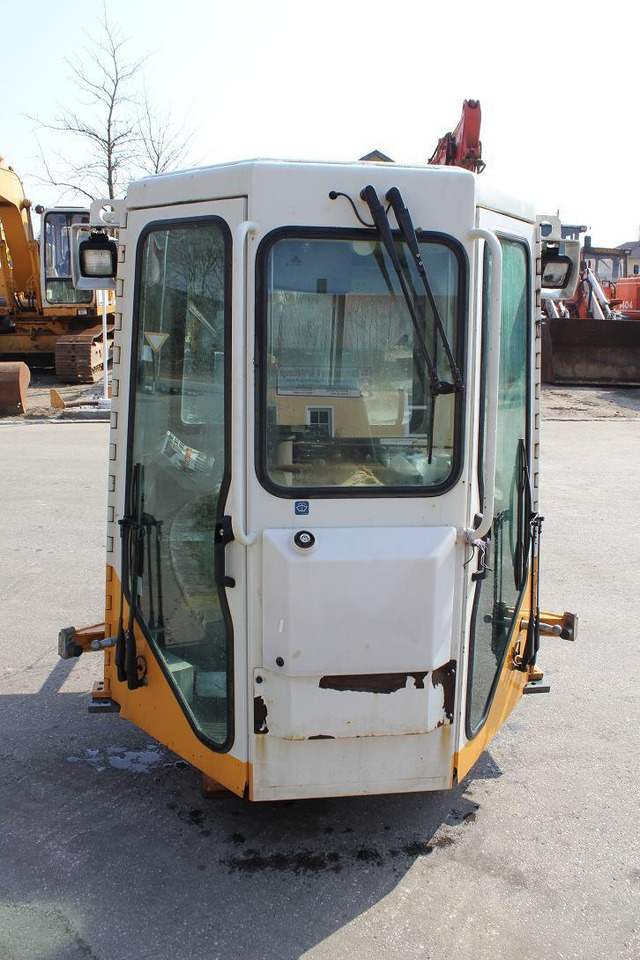 Liebherr 712-722-732 Lit. - Kabina pro Stavební technika: obrázek 3 Liebherr 712-722-732 Lit. - Kabina pro Stavební technika: obrázek 3