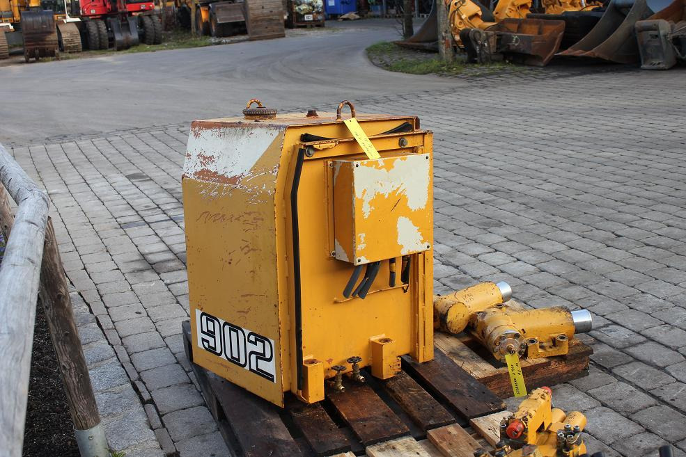 Palivová nádrž pro Stavební technika Liebherr A902: obrázek 6