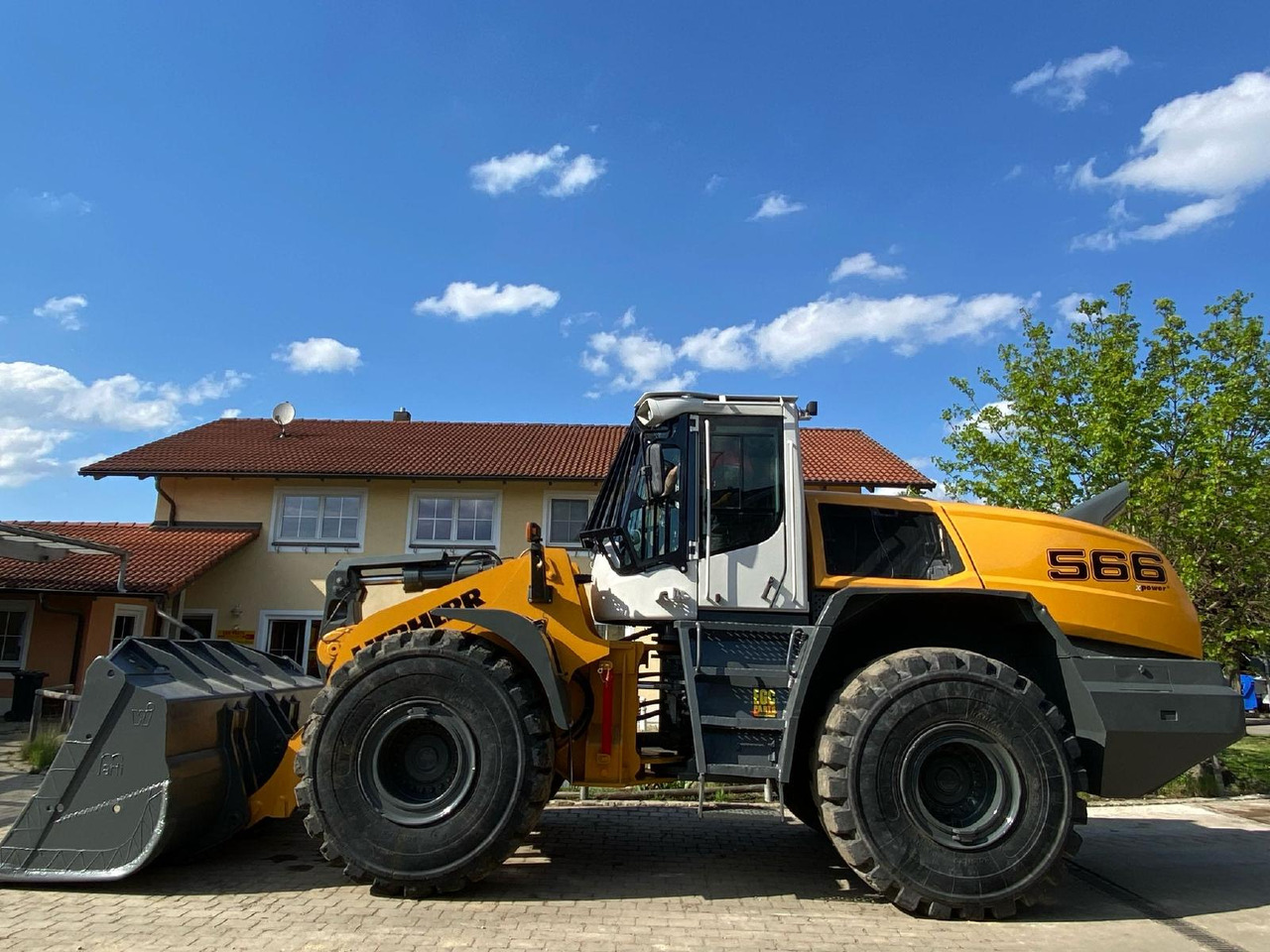 Liebherr L 566 X Power - Kolový nakladač: obrázek 2 Liebherr L 566 X Power - Kolový nakladač: obrázek 2