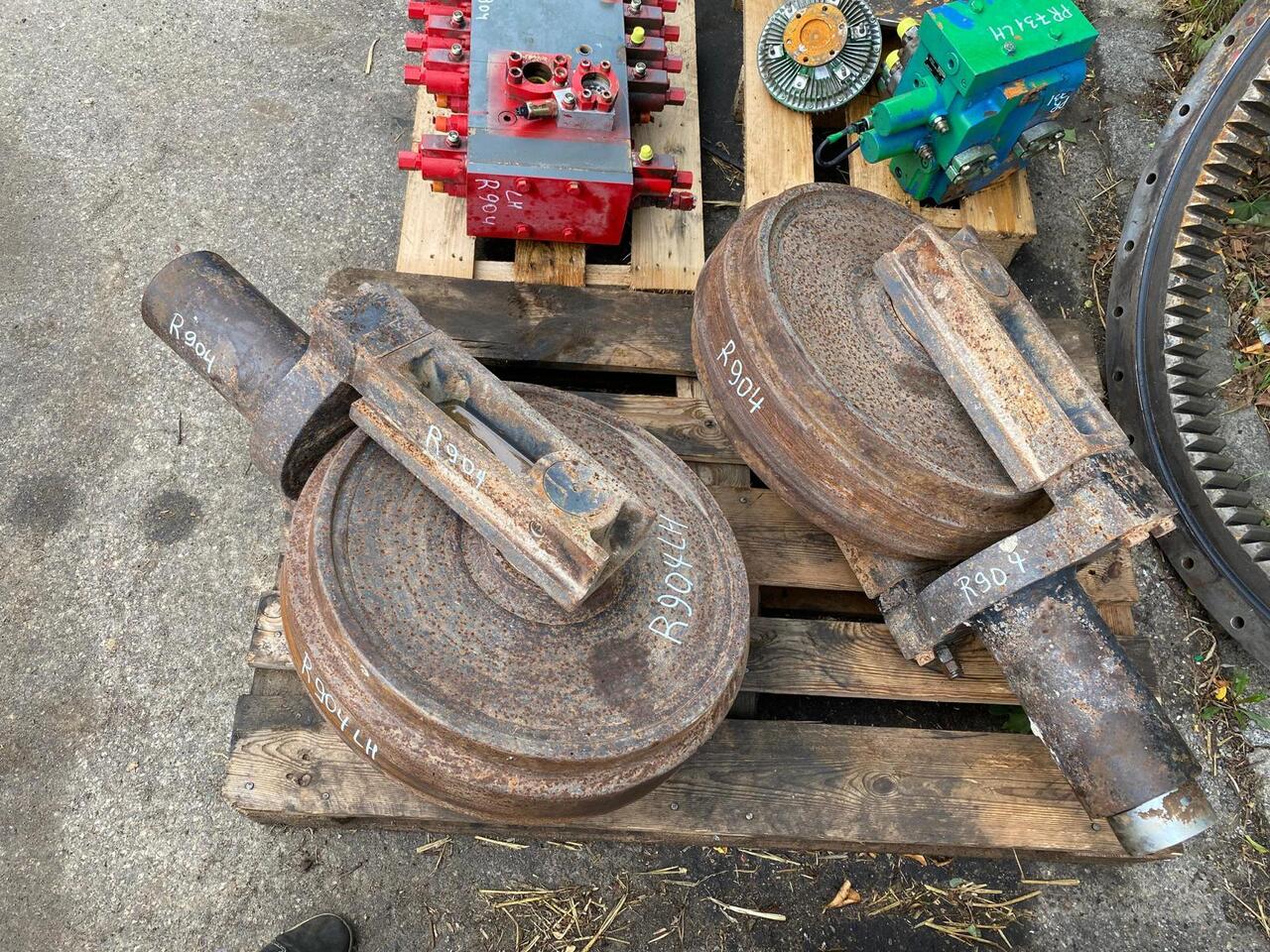 Liebherr R 904 - Díly pásových podvozků pro Stavební technika: obrázek 1 Liebherr R 904 - Díly pásových podvozků pro Stavební technika: obrázek 1