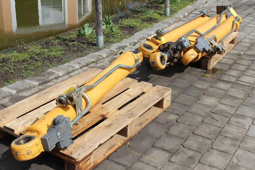 Liebherr R 914 - Hydraulický válec pro Stavební technika: obrázek 3 Liebherr R 914 - Hydraulický válec pro Stavební technika: obrázek 3