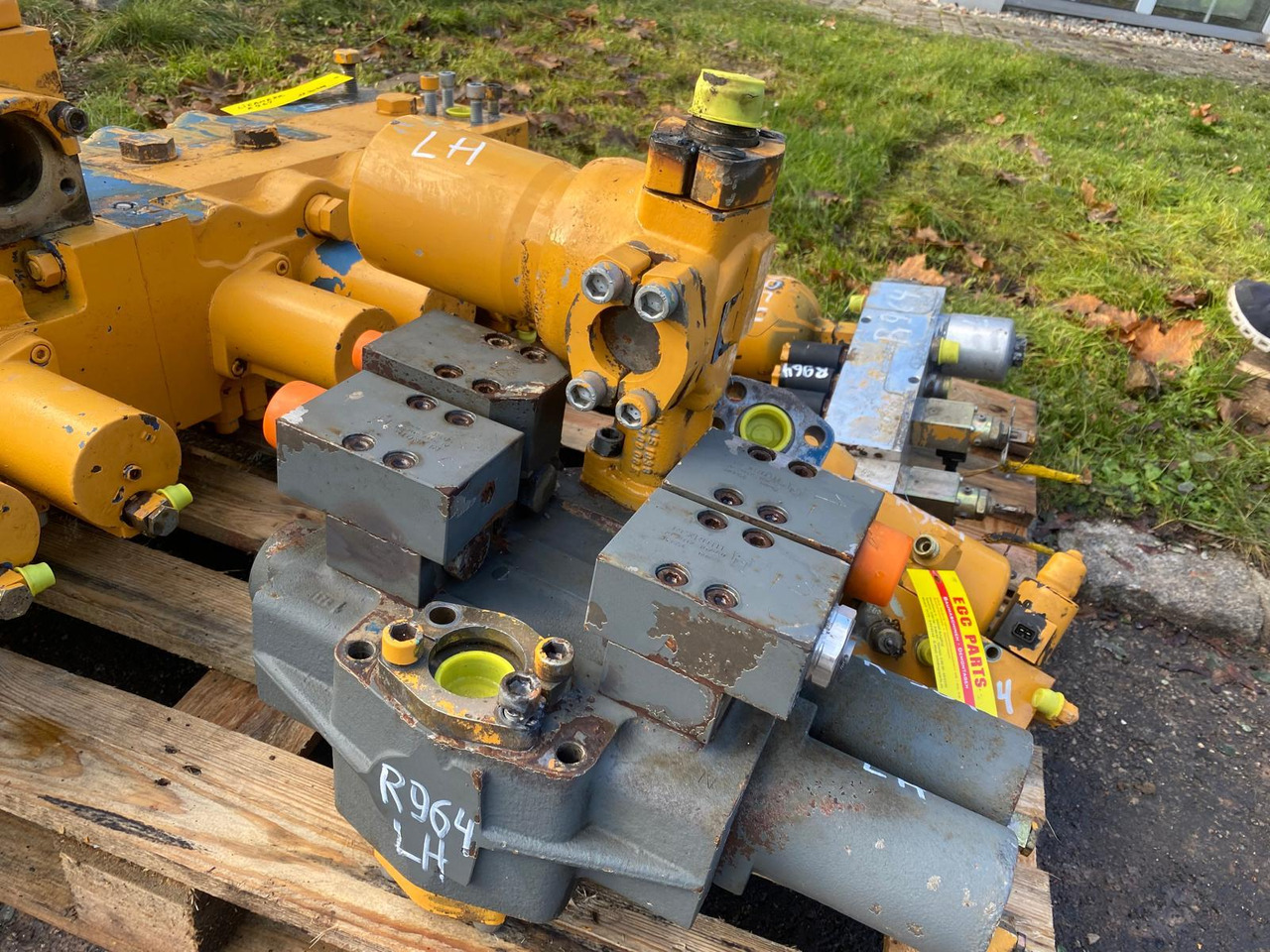 Liebherr R 964 B LIT - Hydraulický ventil pro Stavební technika: obrázek 5 Liebherr R 964 B LIT - Hydraulický ventil pro Stavební technika: obrázek 5