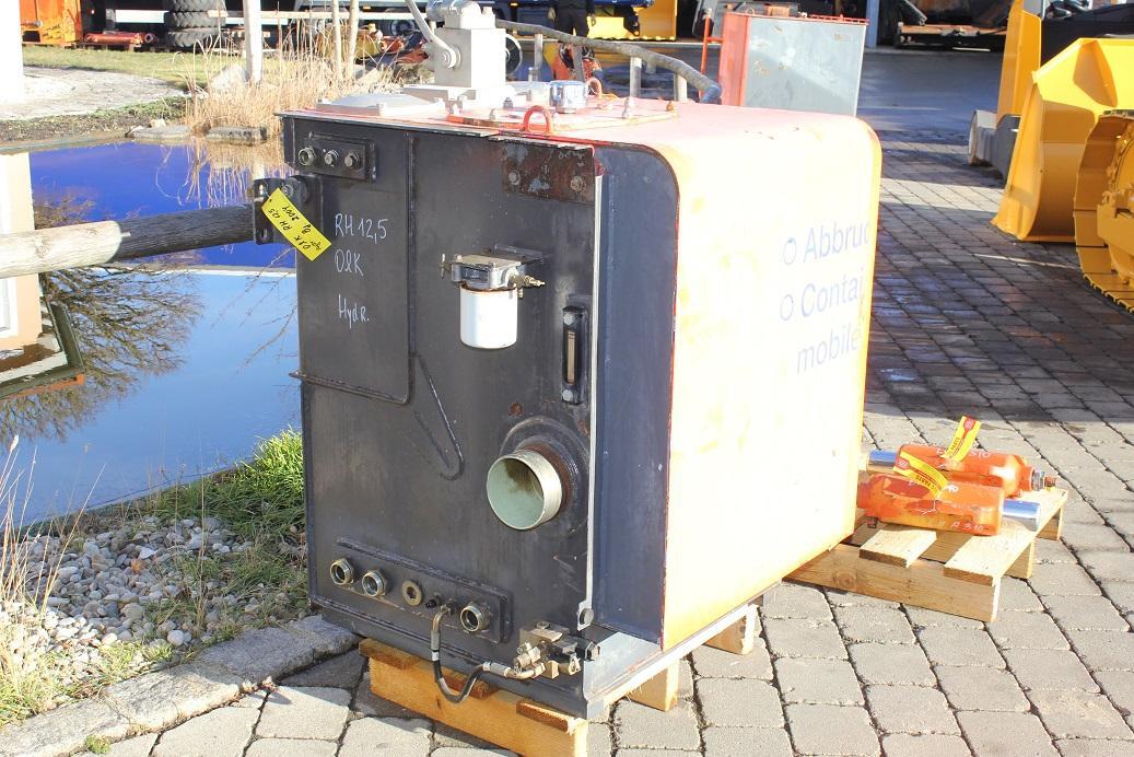 O&K RH 12,5 - Hydraulická nádrž pro Pásové rýpadlo: obrázek 1 O&K RH 12,5 - Hydraulická nádrž pro Pásové rýpadlo: obrázek 1