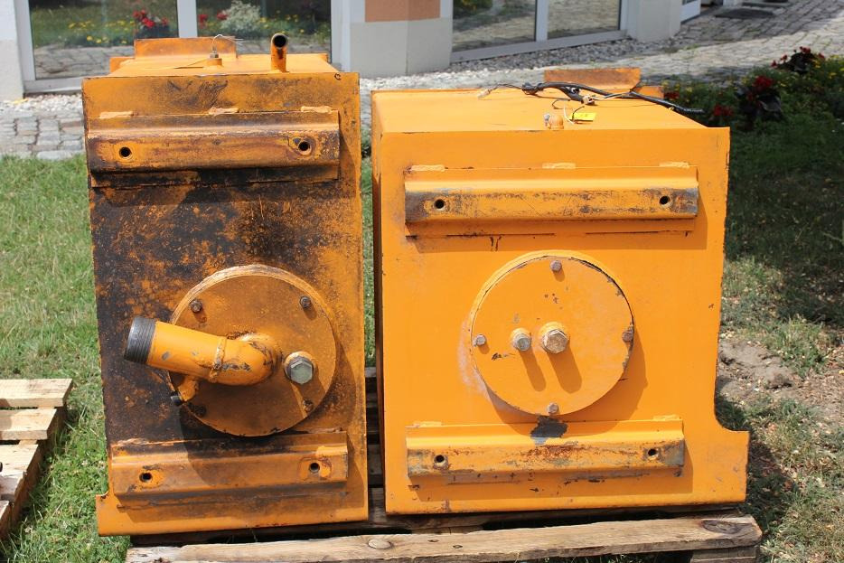 Samsung SE 130 LC - Hydraulická nádrž pro Stavební technika: obrázek 2 Samsung SE 130 LC - Hydraulická nádrž pro Stavební technika: obrázek 2