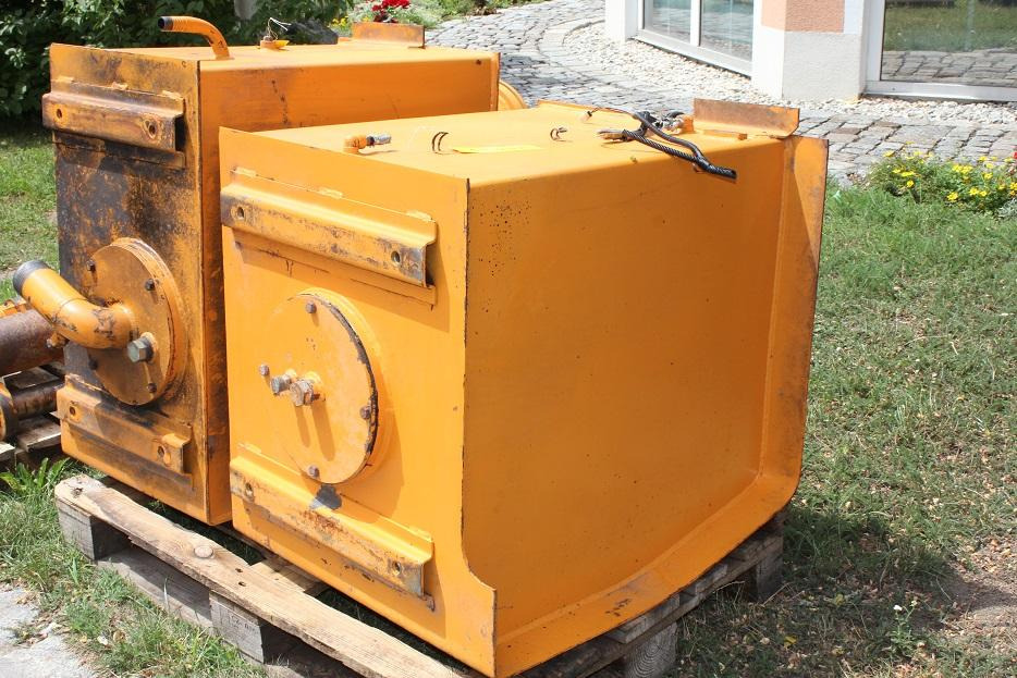 Samsung SE 130 LC - Hydraulická nádrž pro Stavební technika: obrázek 1 Samsung SE 130 LC - Hydraulická nádrž pro Stavební technika: obrázek 1