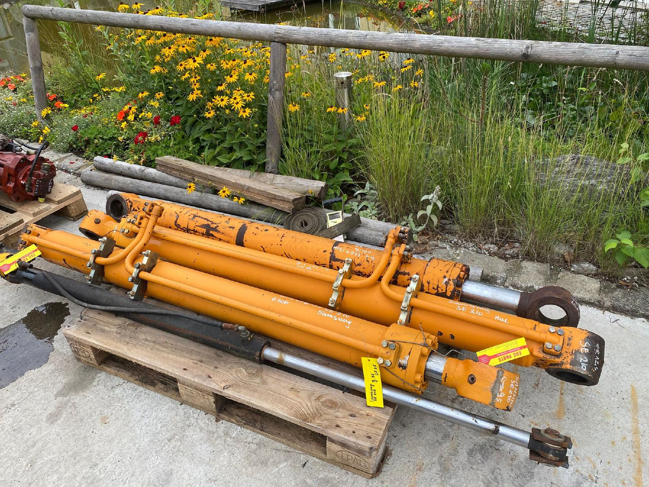 Samsung SE 210 - Hydraulický válec pro Stavební technika: obrázek 3 Samsung SE 210 - Hydraulický válec pro Stavební technika: obrázek 3