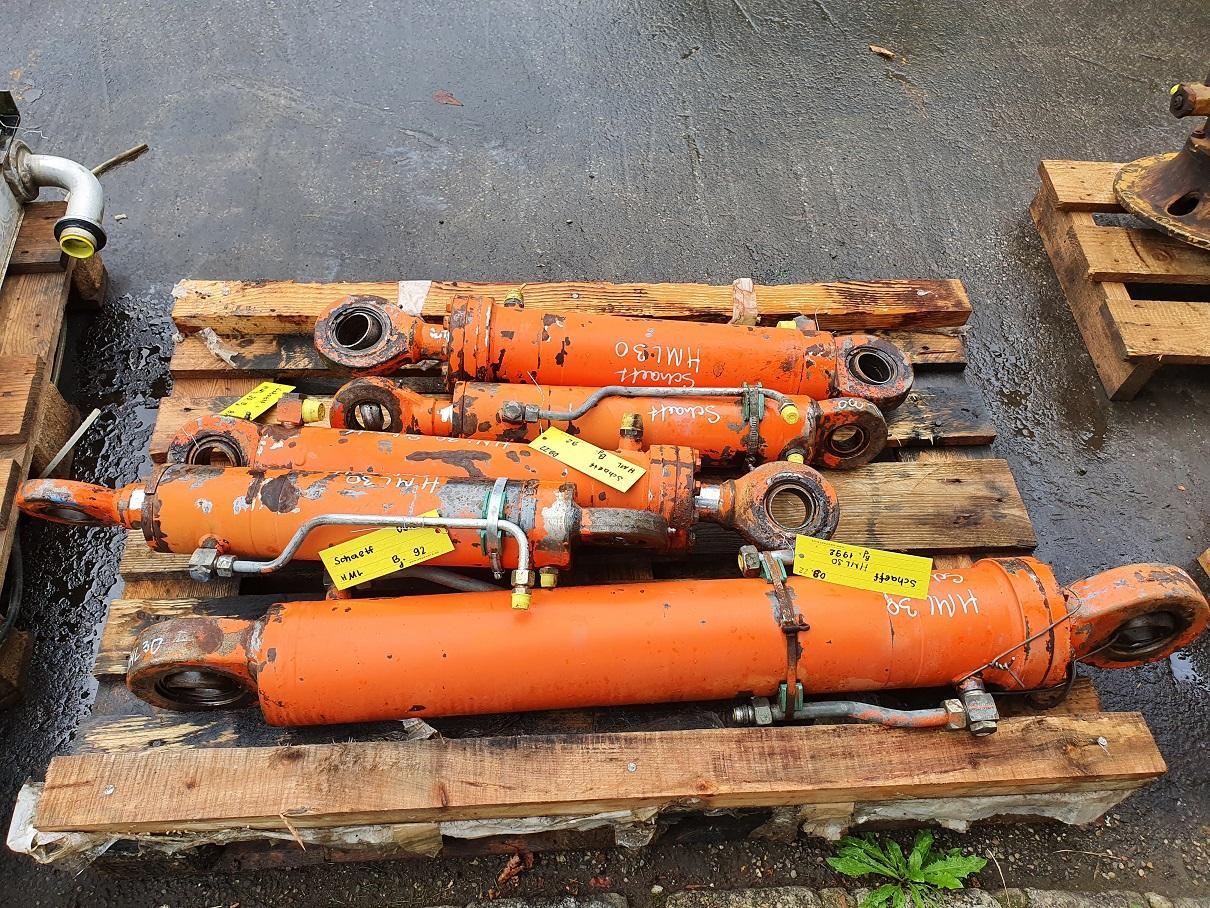 Schaeff HML 30 - Hydraulický válec pro Stavební technika: obrázek 3 Schaeff HML 30 - Hydraulický válec pro Stavební technika: obrázek 3