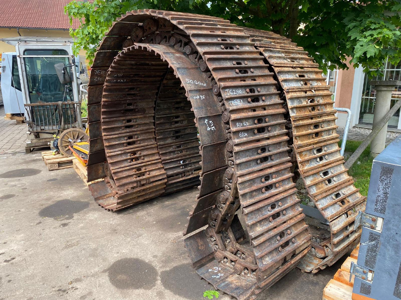 Terex TC 240 - Pásy pro Stavební technika: obrázek 1 Terex TC 240 - Pásy pro Stavební technika: obrázek 1