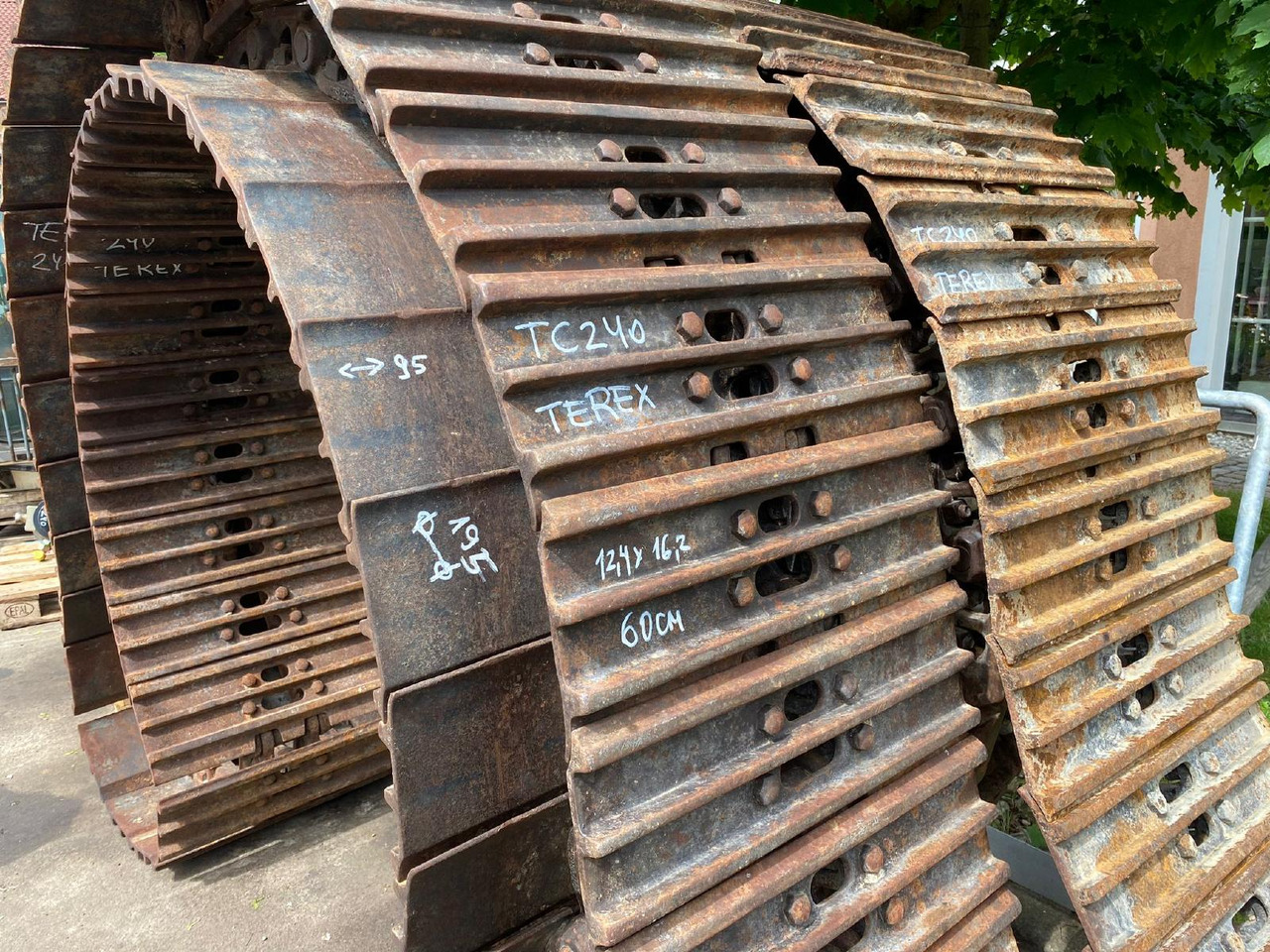 Terex TC 240 - Pásy pro Stavební technika: obrázek 3 Terex TC 240 - Pásy pro Stavební technika: obrázek 3