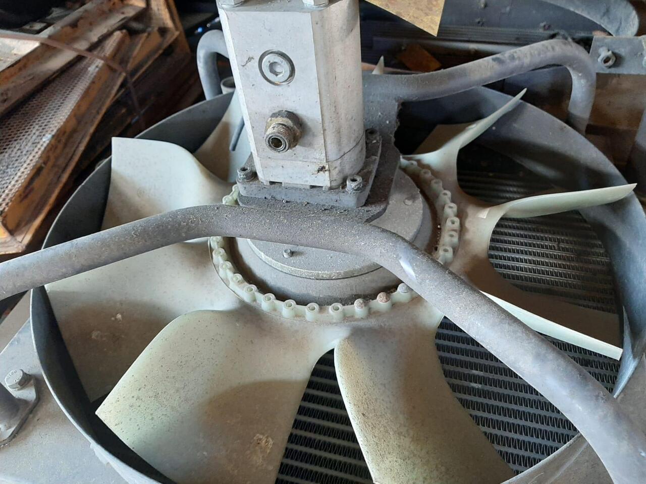 Volvo 160 B - Chladící systém pro Stavební technika: obrázek 4 Volvo 160 B - Chladící systém pro Stavební technika: obrázek 4