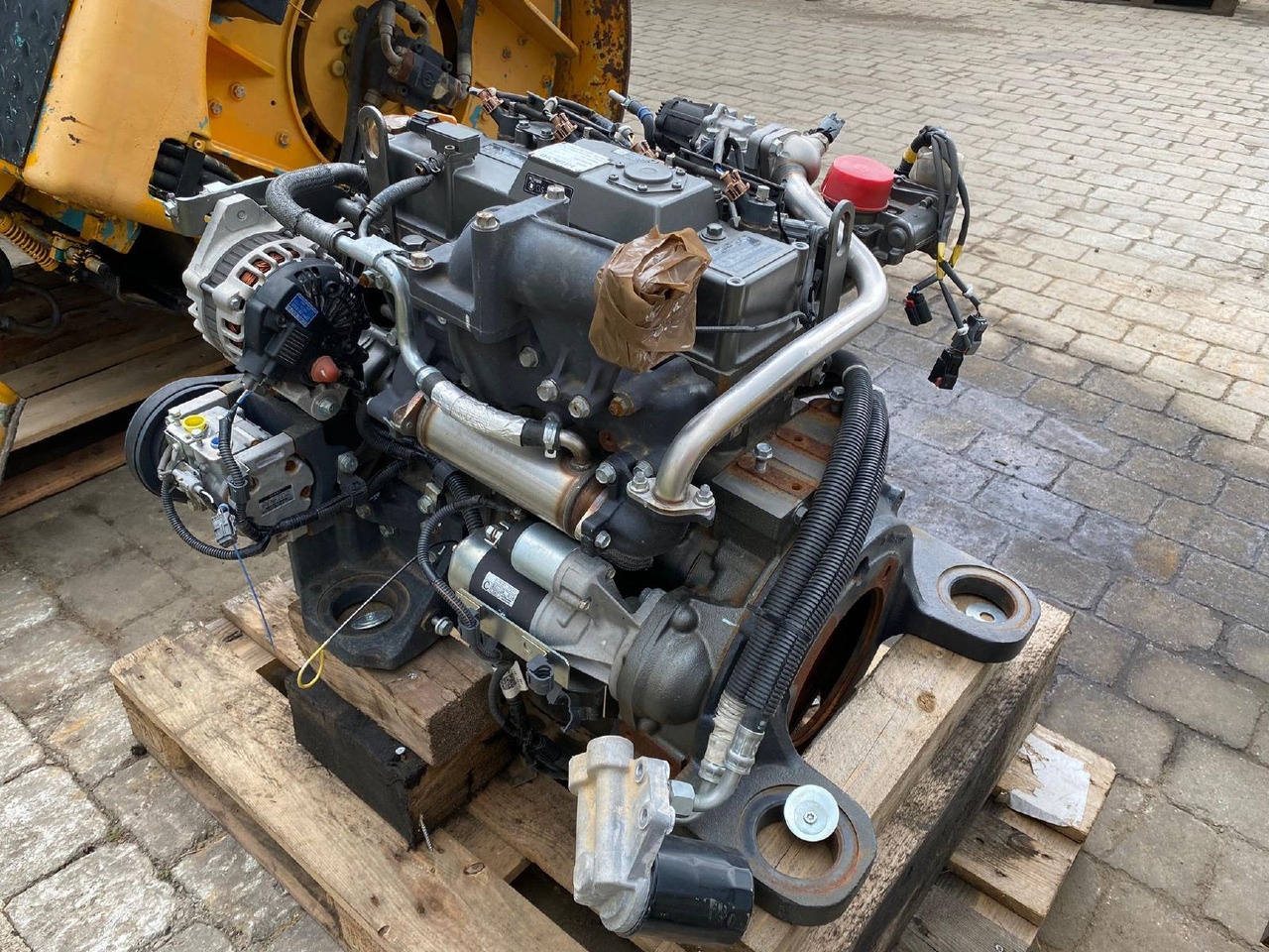 Yanmar Hitachi 4TNV 98C aus ZX 85 - Motor pro Stavební technika: obrázek 2 Yanmar Hitachi 4TNV 98C aus ZX 85 - Motor pro Stavební technika: obrázek 2