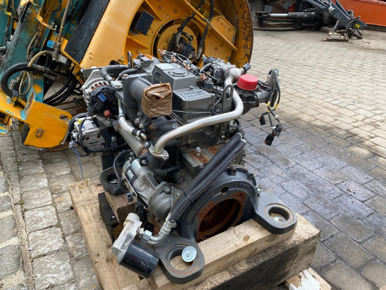 Yanmar Hitachi 4TNV 98C aus ZX 85 - Motor pro Stavební technika: obrázek 4 Yanmar Hitachi 4TNV 98C aus ZX 85 - Motor pro Stavební technika: obrázek 4