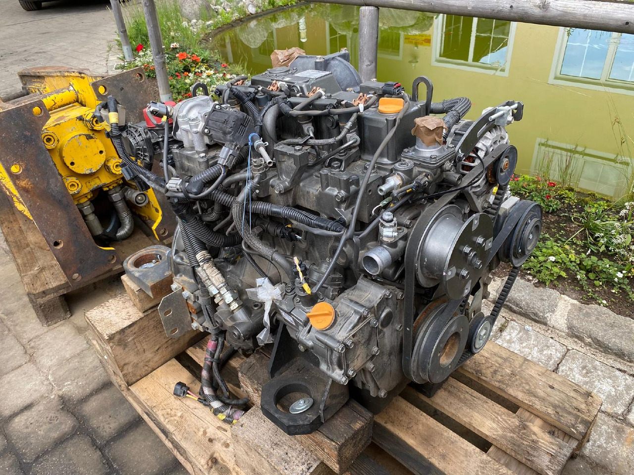 Yanmar Hitachi 4TNV 98C aus ZX 85 - Motor pro Stavební technika: obrázek 5 Yanmar Hitachi 4TNV 98C aus ZX 85 - Motor pro Stavební technika: obrázek 5