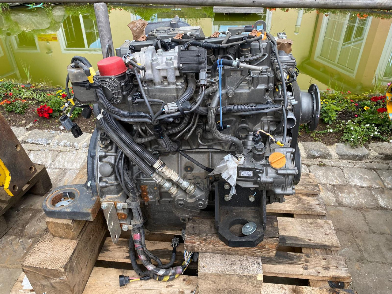 Yanmar Hitachi 4TNV 98C aus ZX 85 - Motor pro Stavební technika: obrázek 1 Yanmar Hitachi 4TNV 98C aus ZX 85 - Motor pro Stavební technika: obrázek 1