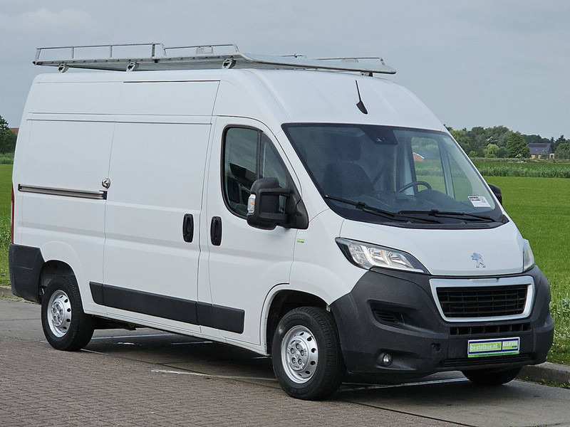 Peugeot Boxer 2.2 L2H2 Imperiaal Navi - Furgon: obrázek 4 Peugeot Boxer 2.2 L2H2 Imperiaal Navi - Furgon: obrázek 4