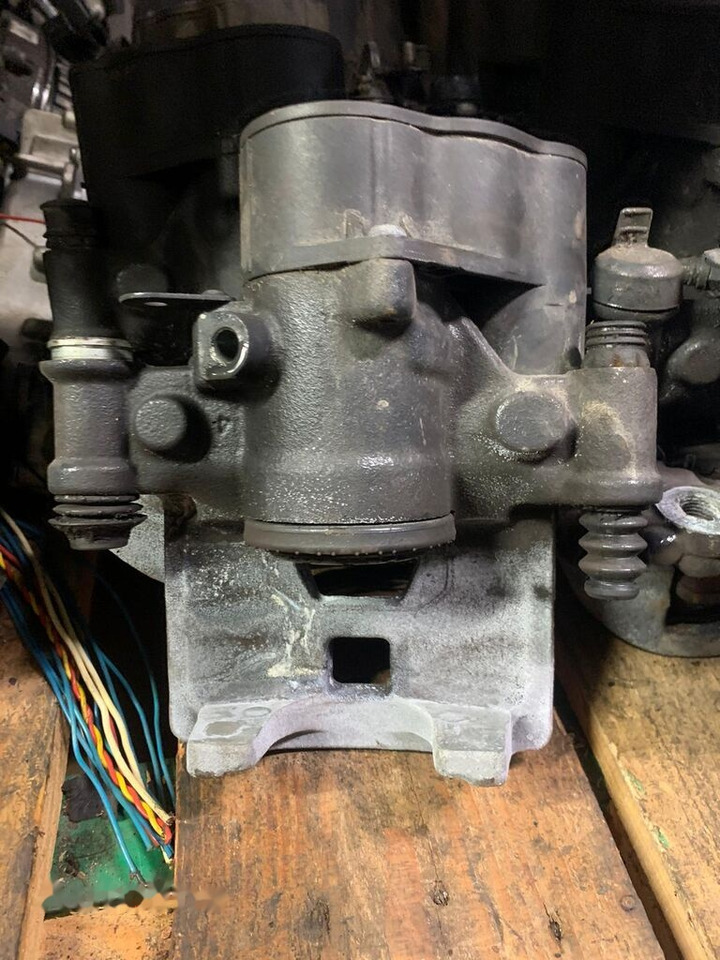 Brembo elektryczne D43901 Iveco Daily prawy, lewy, tył 2019- D43901 - Brzdový třmen pro Nákladní auto: obrázek 3 Brembo elektryczne D43901 Iveco Daily prawy, lewy, tył 2019- D43901 - Brzdový třmen pro Nákladní auto: obrázek 3